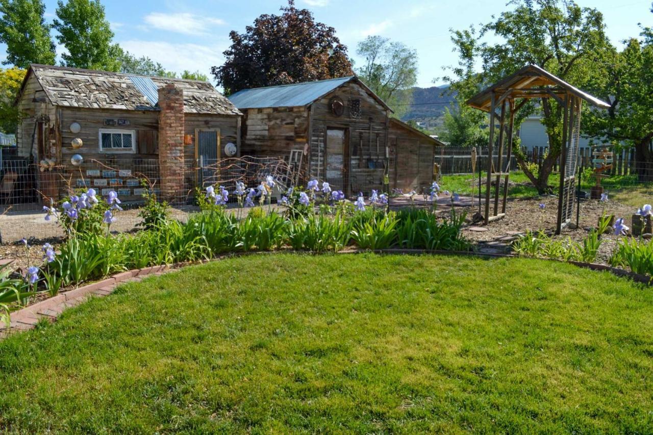 Cozy And Vintage Cedar City Apartment With Fire Pit! Extérieur photo